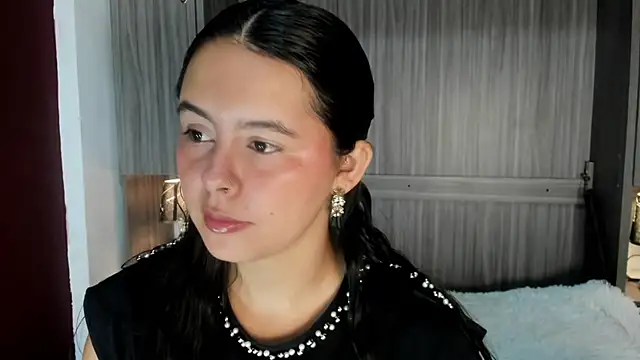 valerymeyerr online show from April 18, 2026, 12:09 pm