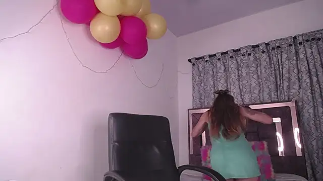 alejandrafitt online show from February 7, 2025, 1:25 am