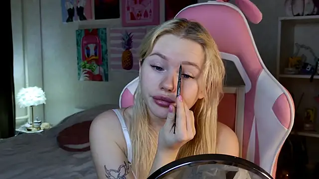 LexieLoree online show from January 29, 2025, 3:54 am