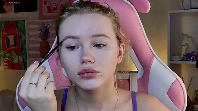 LexieLoree online show from February 7, 2025, 4:06 am