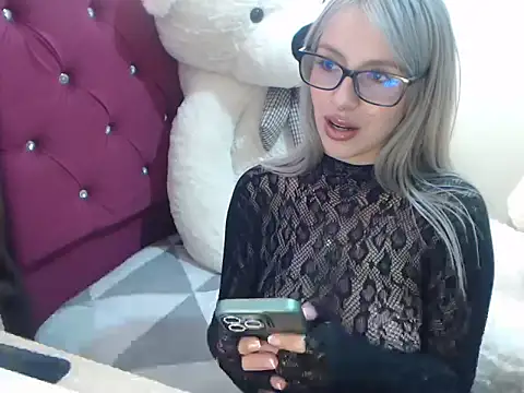 MOLLY4444 online show from February 26, 2026, 8:52 pm