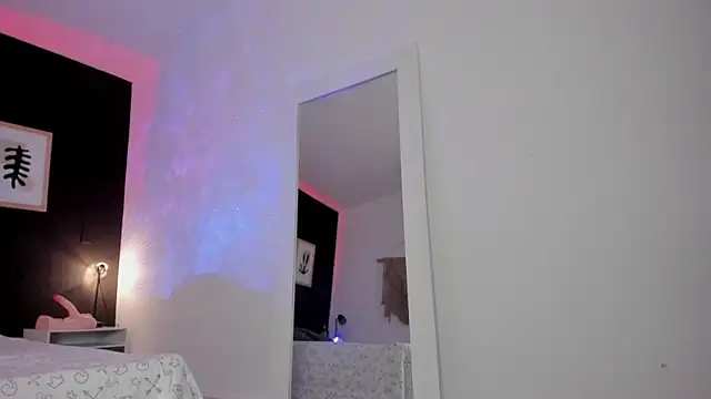 VioletPaket online show from February 19, 2025, 12:35 am