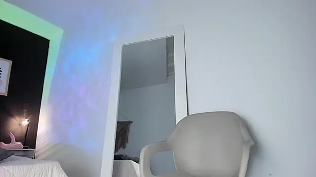 VioletPaket online show from March 19, 2025, 12:15 am