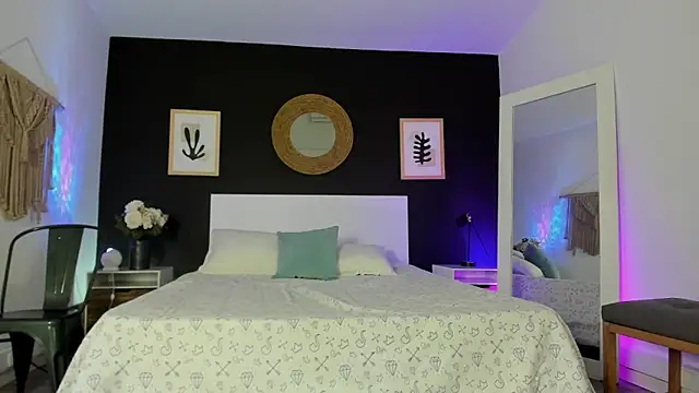 VioletPaket online show from February 11, 2026, 11:48 am