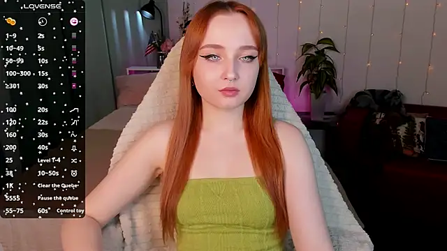 Snapshot of Emma_Chery chatting on January 22, 2025, 5:48 am Emma Chery online show from January 22, 2025, 5:48 am