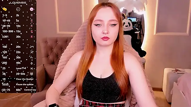 Snapshot of Emma_Chery chatting on February 18, 2025, 5:42 am Emma Chery online show from February 18, 2025, 5:42 am