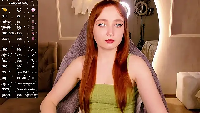 Snapshot of Emma_Chery chatting on February 25, 2025, 12:03 pm Emma Chery online show from February 25, 2025, 12:03 pm