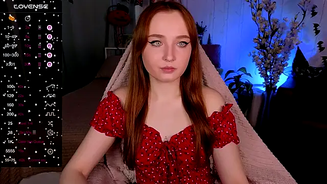 Snapshot of Emma_Chery chatting on October 30, 2025, 5:53 am Emma Chery online show from October 30, 2025, 5:53 am