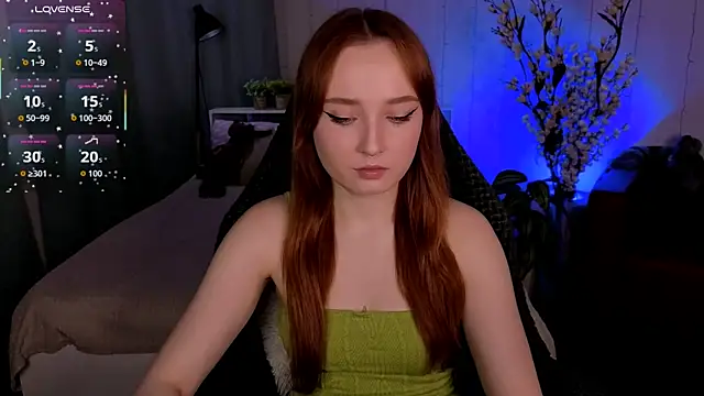 Snapshot of Emma_Chery chatting on November 13, 2025, 5:50 am Emma Chery online show from November 13, 2025, 5:50 am