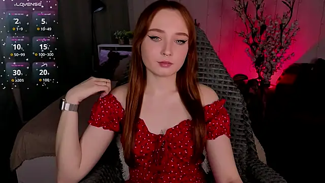 Snapshot of Emma_Chery chatting on November 14, 2025, 5:50 am Emma Chery online show from November 14, 2025, 5:50 am