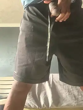 Snapshot of DManL chatting on December 1, 2025, 5:34 am DManL online show from December 1, 2025, 5:34 am