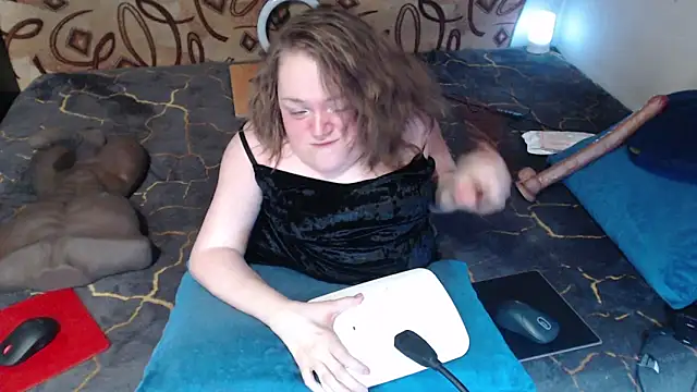 MiniNatalie online show from March 18, 2025, 2:04 am