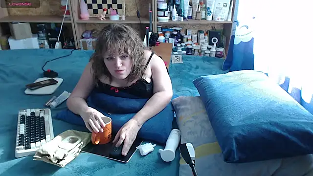 MiniNatalie online show from October 16, 2025, 7:09 am