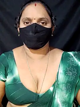 vintage-vibs online show from February 13, 2025, 5:33 pm