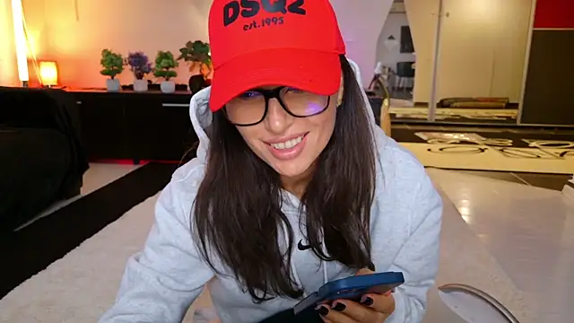 MissSmiley26 online show from November 18, 2025, 1:04 pm