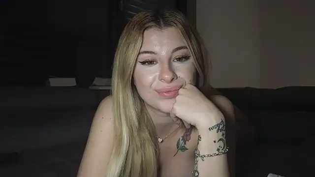 Mia-Minou online show from February 11, 2025, 8:10 pm