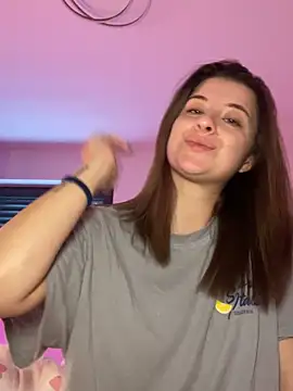 Mia-Minou online show from September 14, 2025, 11:09 am