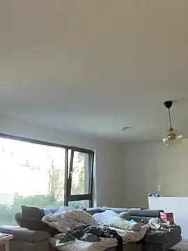 Mia-Minou online show from April 23, 2026, 6:25 am