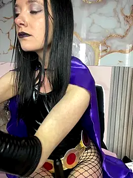 Isabella 21x online show from October 31, 2025, 1:23 pm