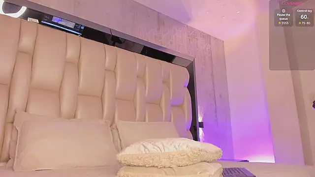 Snapshot of _CurlyGirl_ chatting on October 30, 2025, 8:09 pm CurlyGirl online show from October 30, 2025, 8:09 pm