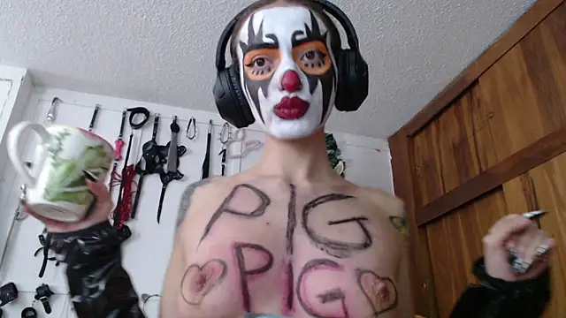 Eloise-brown online show from December 25, 2024, 7:45 pm