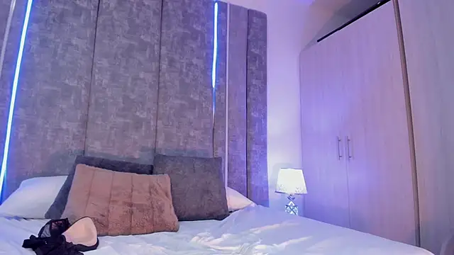 MadelineJones online show from February 11, 2025, 11:01 pm