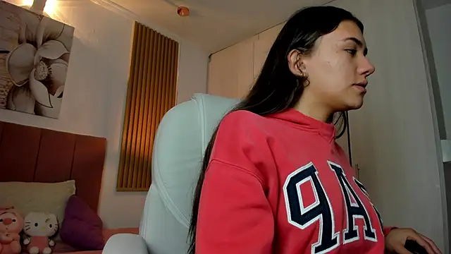 mia nevaeh online show from January 3, 2025, 9:15 pm