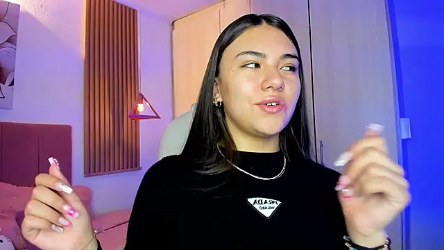 mia nevaeh online show from January 15, 2026, 8:34 pm