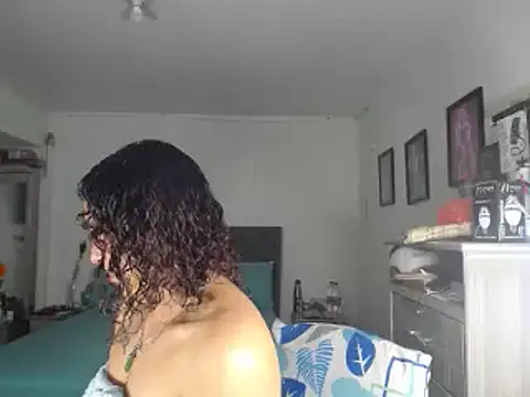 Corina hot online show from December 6, 2024, 4:36 am