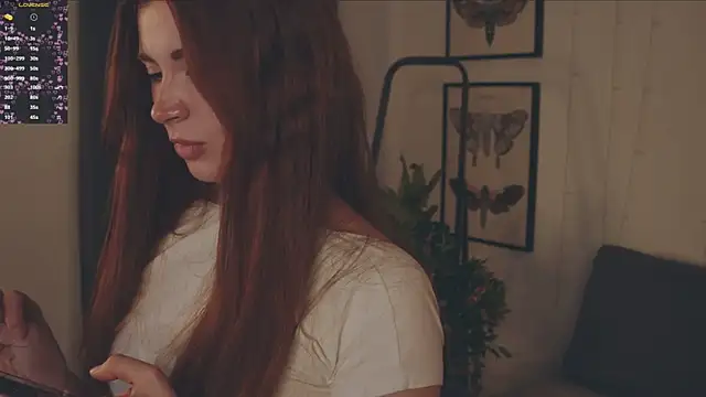 Freckle Diyana online show from October 14, 2025, 3:57 pm