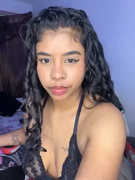 Snapshot of Fanny_Klean chatting on October 7, 2025, 6:32 am Fanny Klean online show from October 7, 2025, 6:32 am