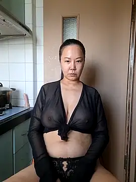 LenaShow online show from November 12, 2025, 4:57 am