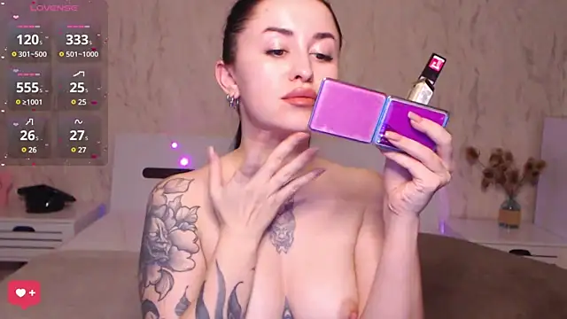 VioletCatt online show from March 14, 2025, 12:51 pm