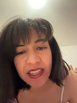 BitchyBratxxx online show from April 13, 2026, 12:32 pm