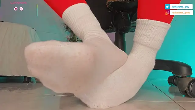 charlotte  grey online show from November 5, 2025, 7:25 pm