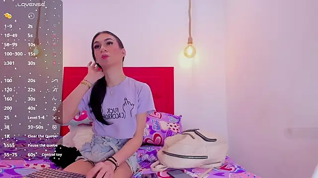 Mia thompson 19 online show from January 2, 2025, 7:51 pm