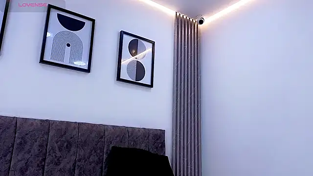 Mia thompson 19 online show from April 21, 2026, 1:42 am