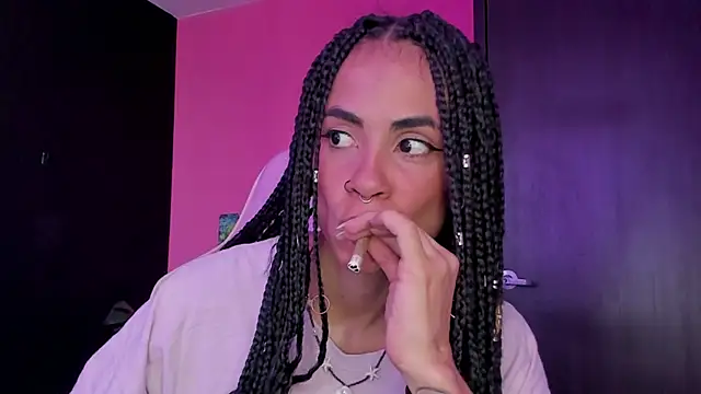 Juanadearco5 online show from December 11, 2024, 7:14 pm