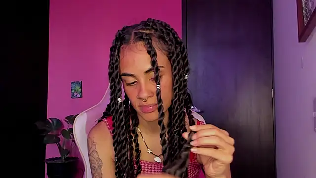 Juanadearco5 online show from January 9, 2025, 9:16 pm