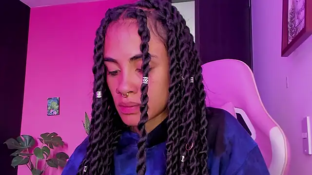 Juanadearco5 online show from January 11, 2025, 2:25 pm