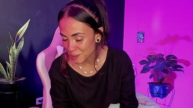 Juanadearco5 online show from February 28, 2025, 11:58 am