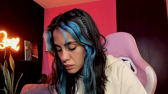 Juanadearco5 online show from October 15, 2025, 9:37 pm