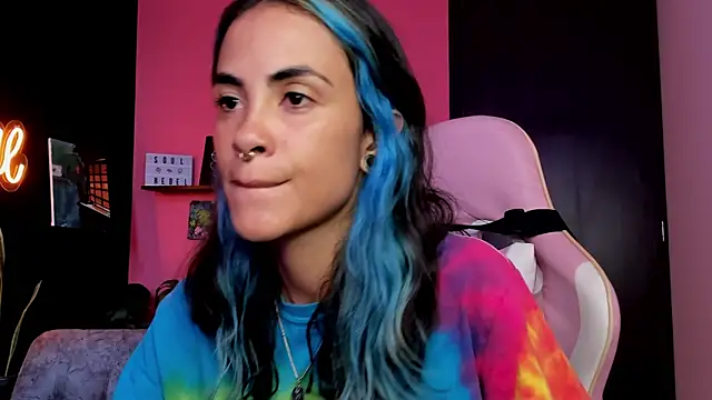 Juanadearco5 online show from October 18, 2025, 7:14 pm