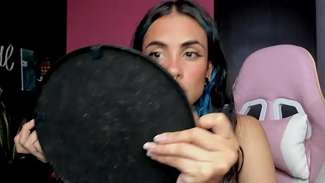 Juanadearco5 online show from November 21, 2025, 9:57 pm