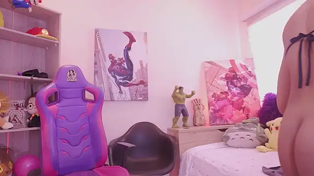 madelyn rose  online show from April 7, 2026, 6:19 pm