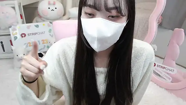 momo room online show from January 25, 2025, 4:02 am