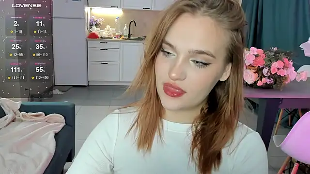 CarolineLovers online show from December 5, 2024, 11:51 pm