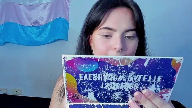 Snapshot of elizabethtaylorxxx chatting on June 18, 2026, 2:10 pm elizabethtaylorxxx online show from June 18, 2026, 2:10 pm