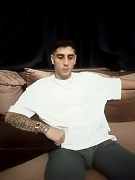 arenn1997 online show from September 22, 2025, 10:12 pm