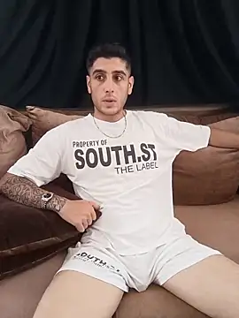 arenn1997 online show from September 25, 2025, 12:31 pm